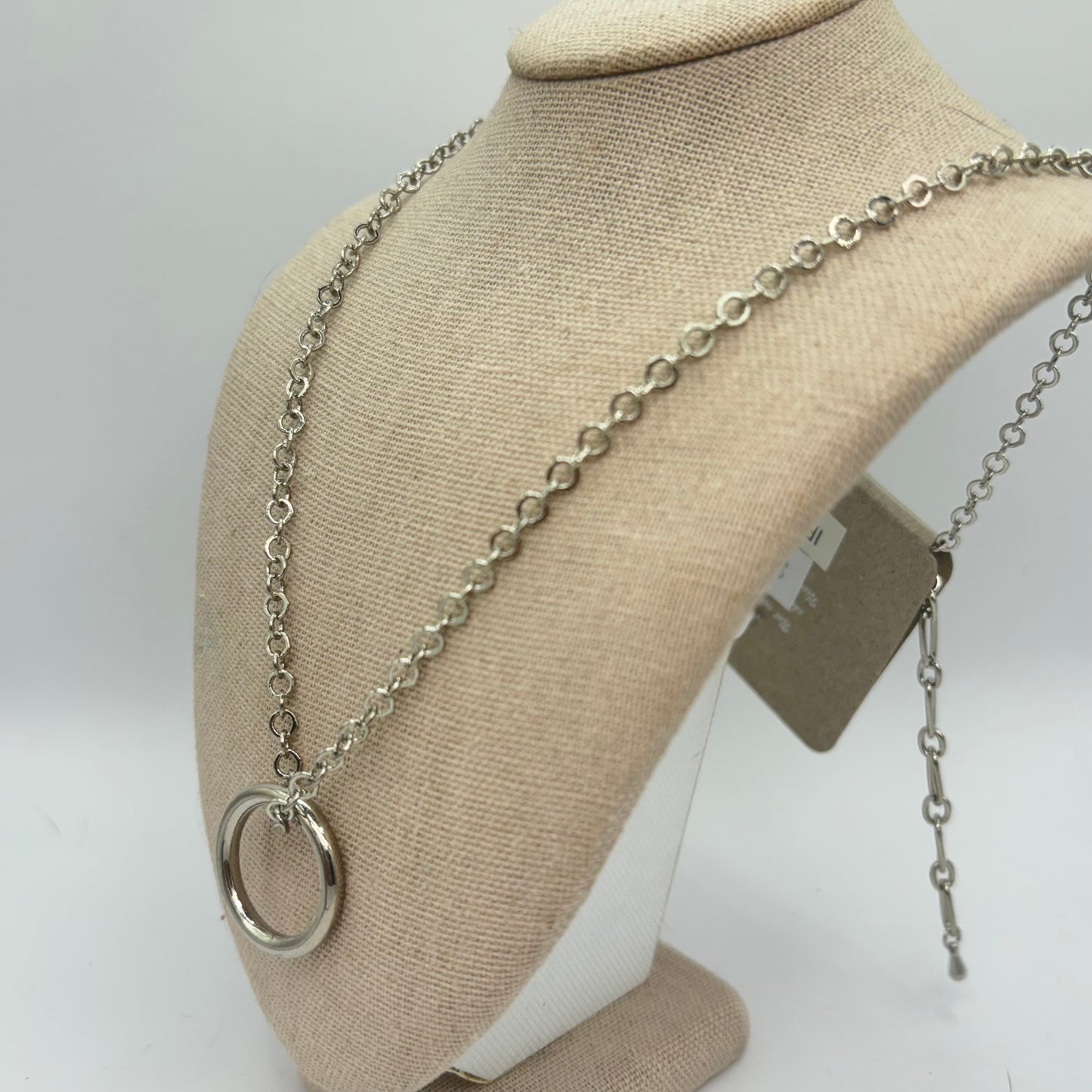 Silver Short Metal Necklace Featuring Circle Pendant