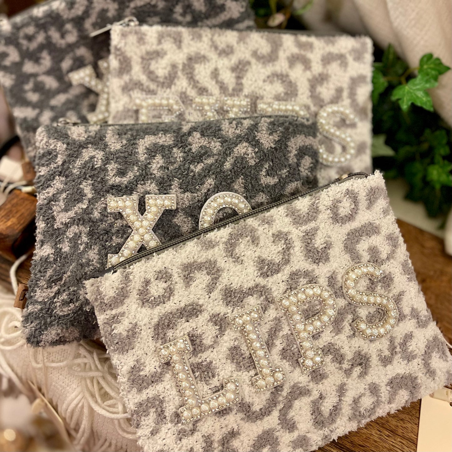 ComfyLuxe Small Leopard Print Zippered Travel Pouch