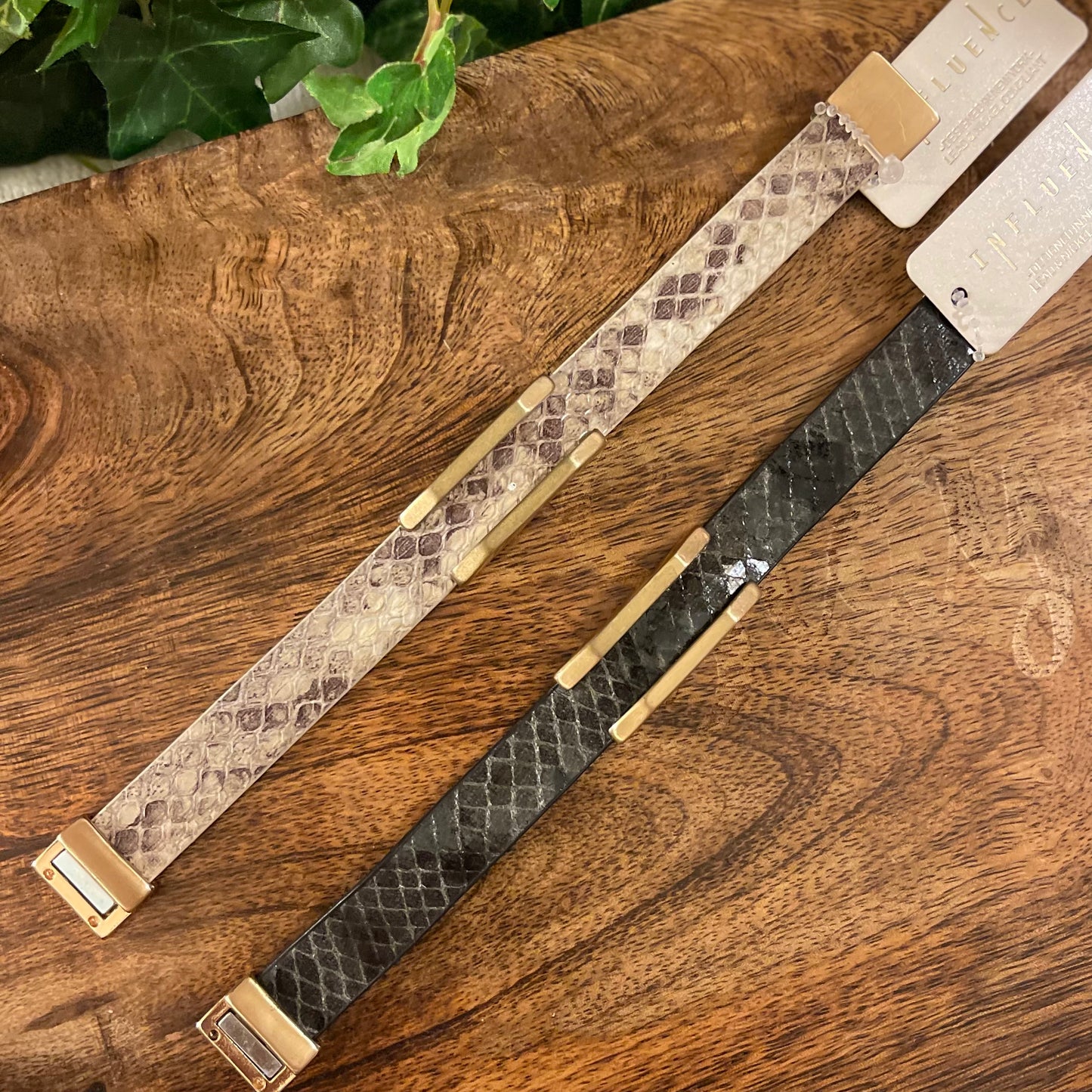 Bracelets - Magnetic Closure Leather Bracelet