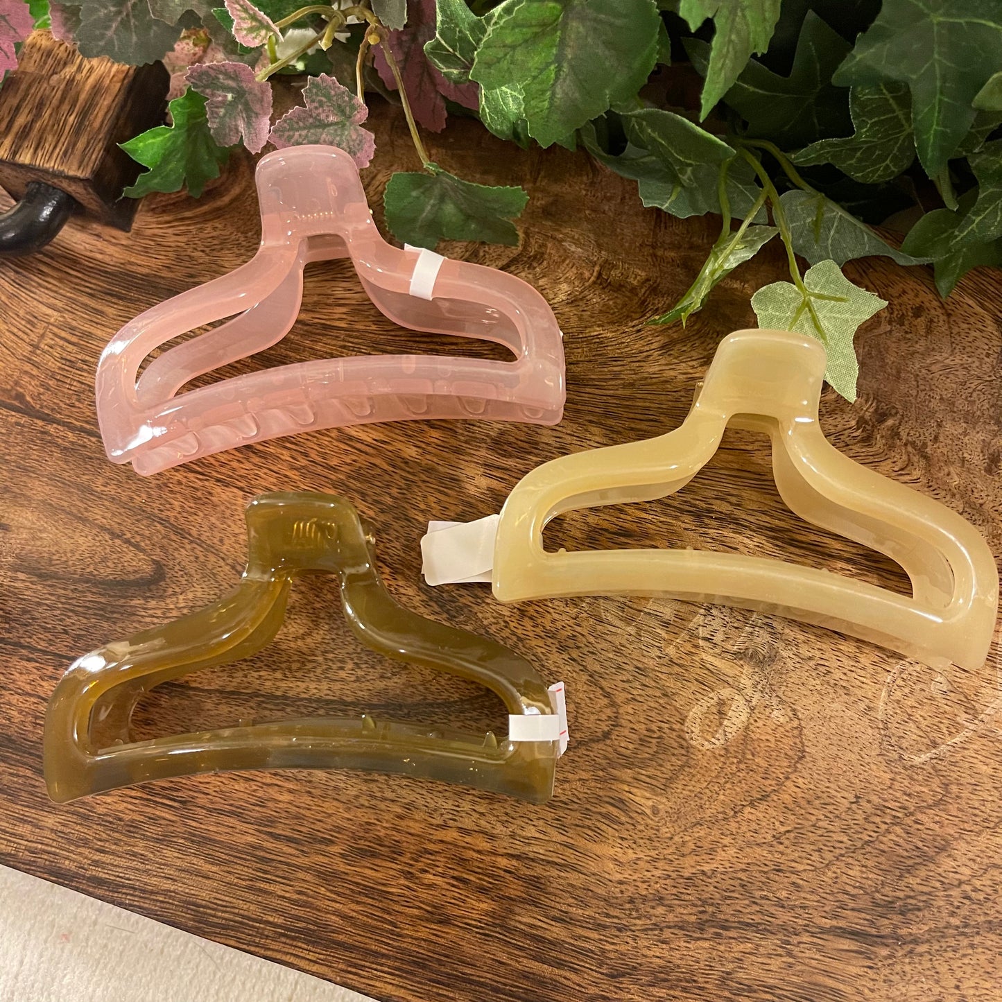 Hair Claw Clip 3.5” Semitransparent
