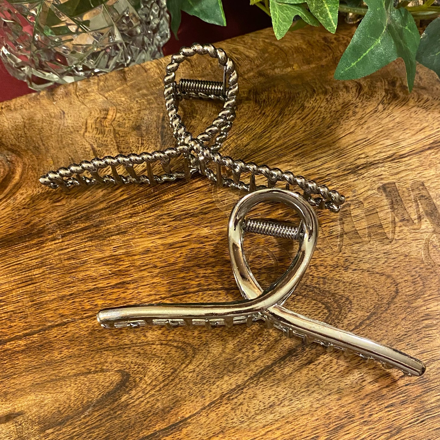 Hair Claw Clip 4” Hematite Metal Claw Clip Featuring Rope Pattern