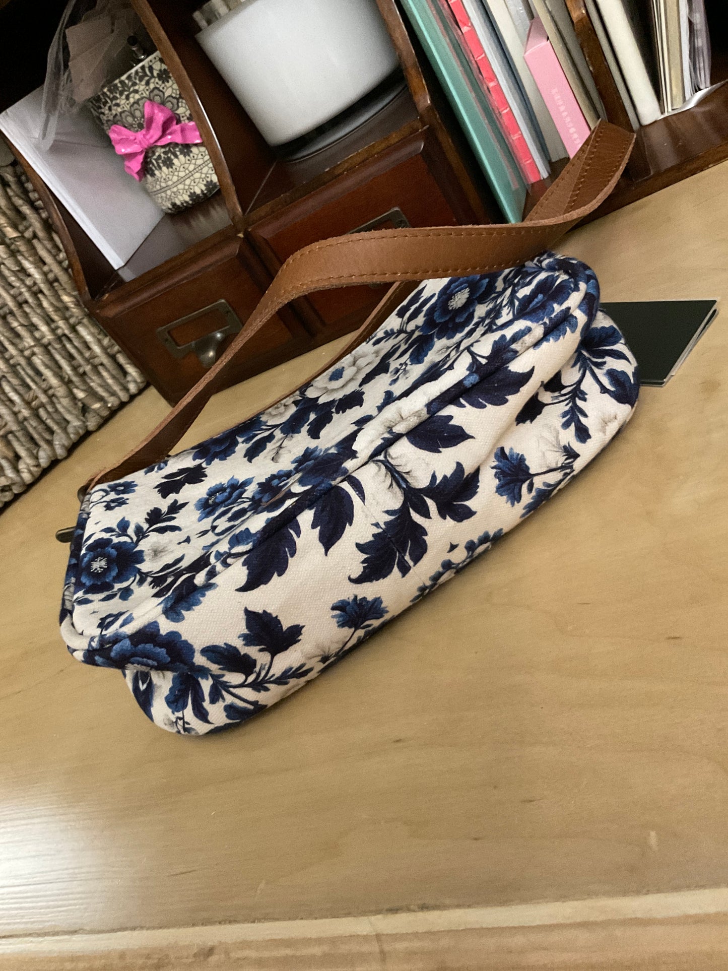 Cottage Rose Crossbody Bag In Blue