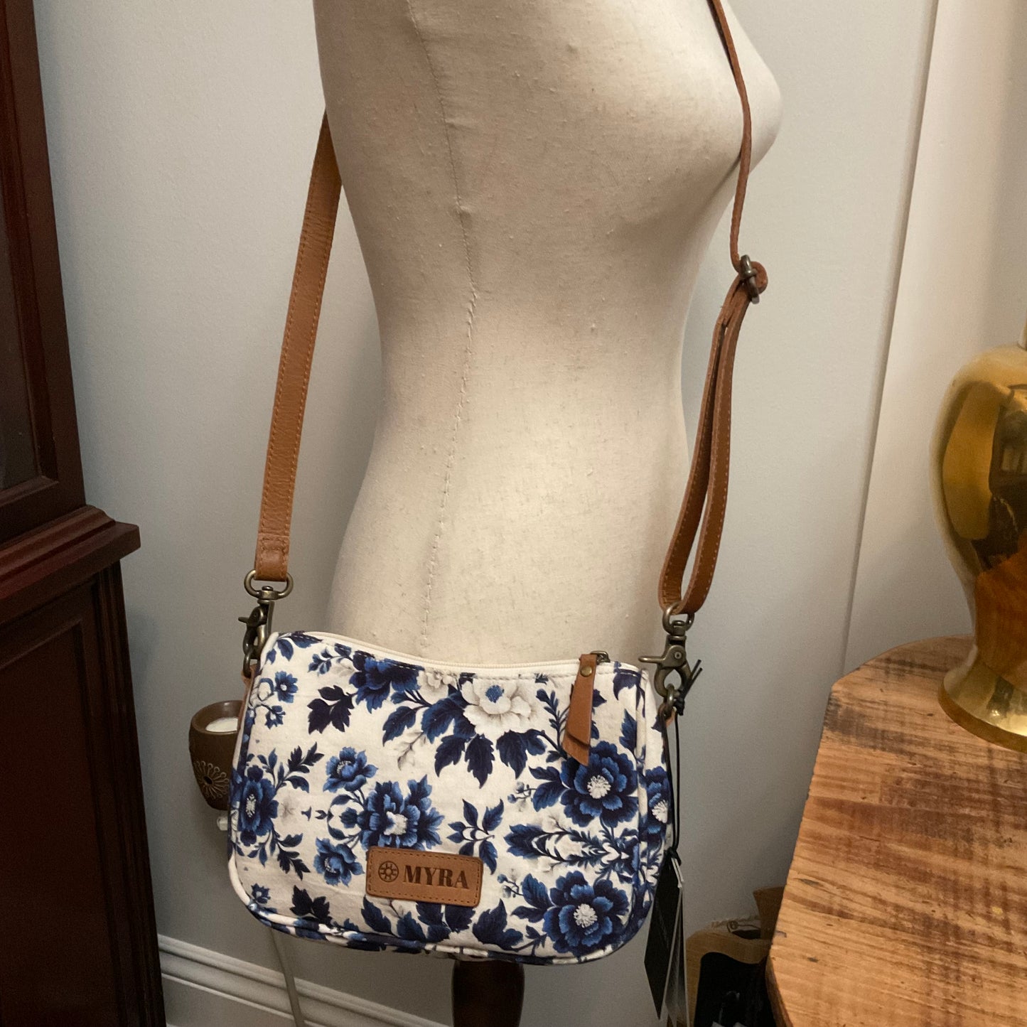 Cottage Rose Crossbody Bag In Blue