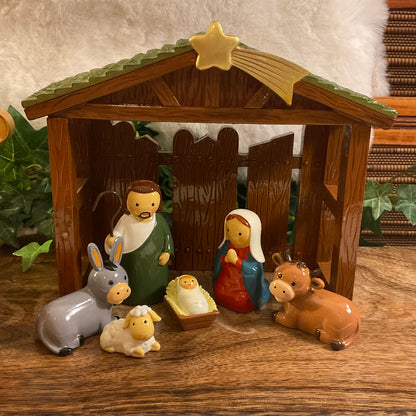 Nativity Set • Statue