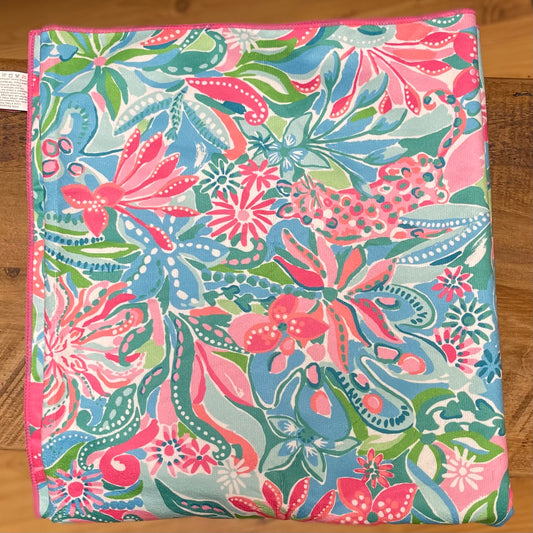 Lilly Pulitzer Lounge Towel Beach Pink Green Aqua Floral