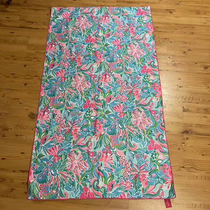 Lilly Pulitzer Lounge Towel Beach Pink Green Aqua Floral