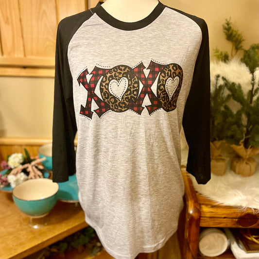 Valentine’s Day Ladies XOXO Raglan Shirt • Small