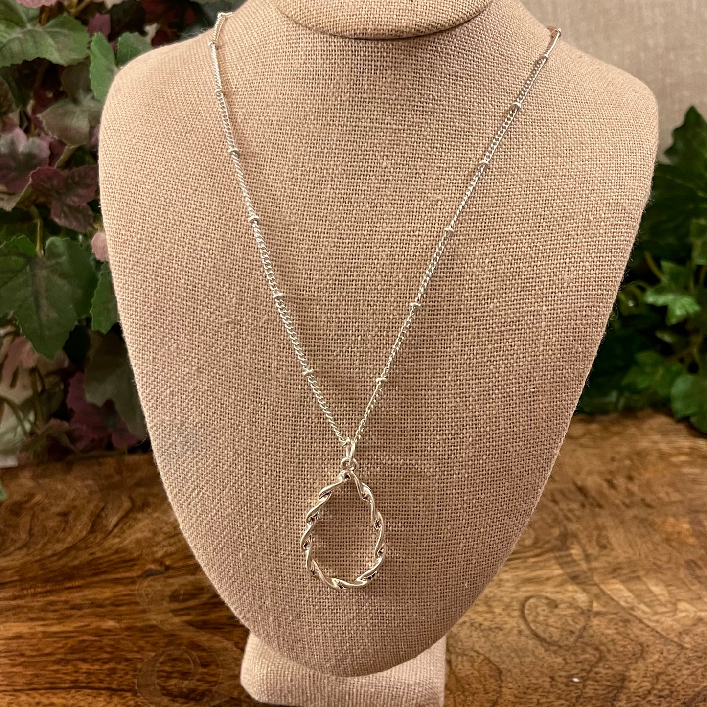 Silver Short Necklace with Teardrop Pendant
