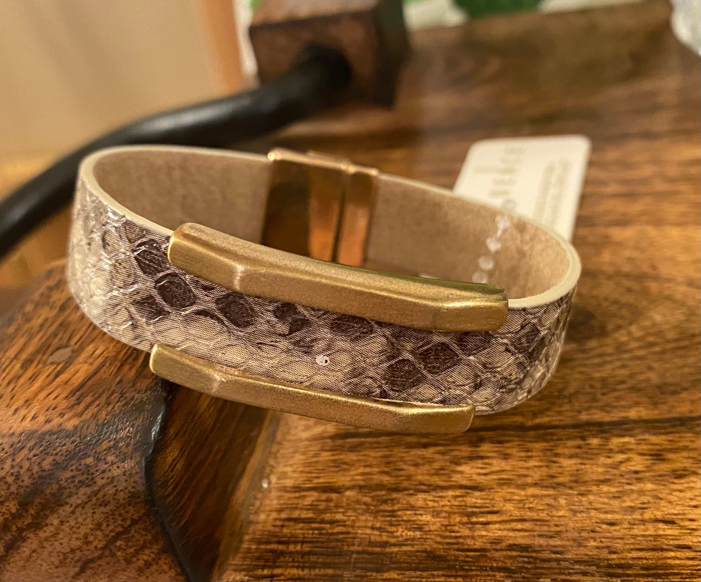 Bracelets - Magnetic Closure Leather Bracelet